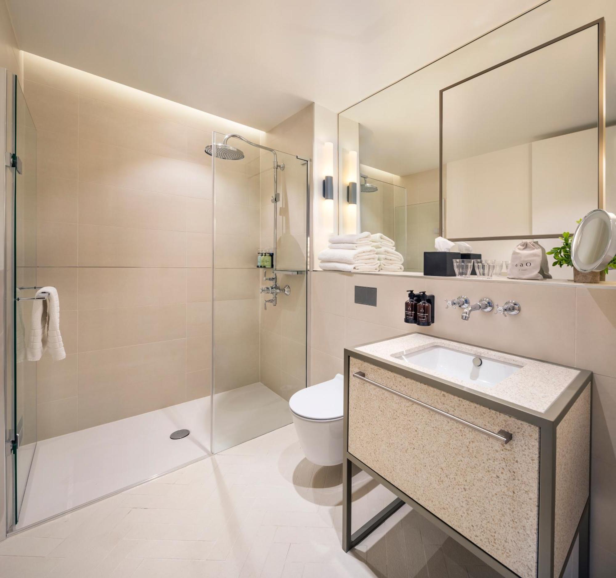 Premium Studio Courtyard