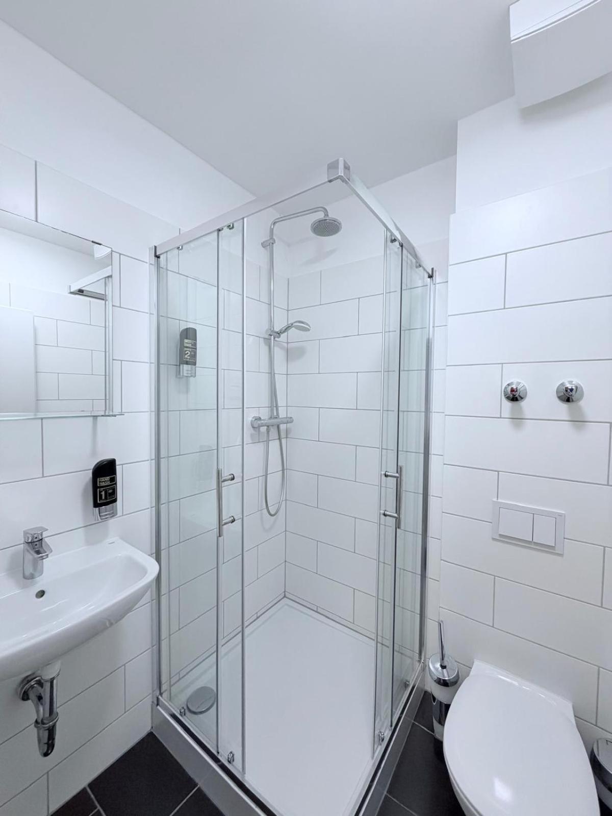 Studio Apartment with Small Double Bed and Courtyard View