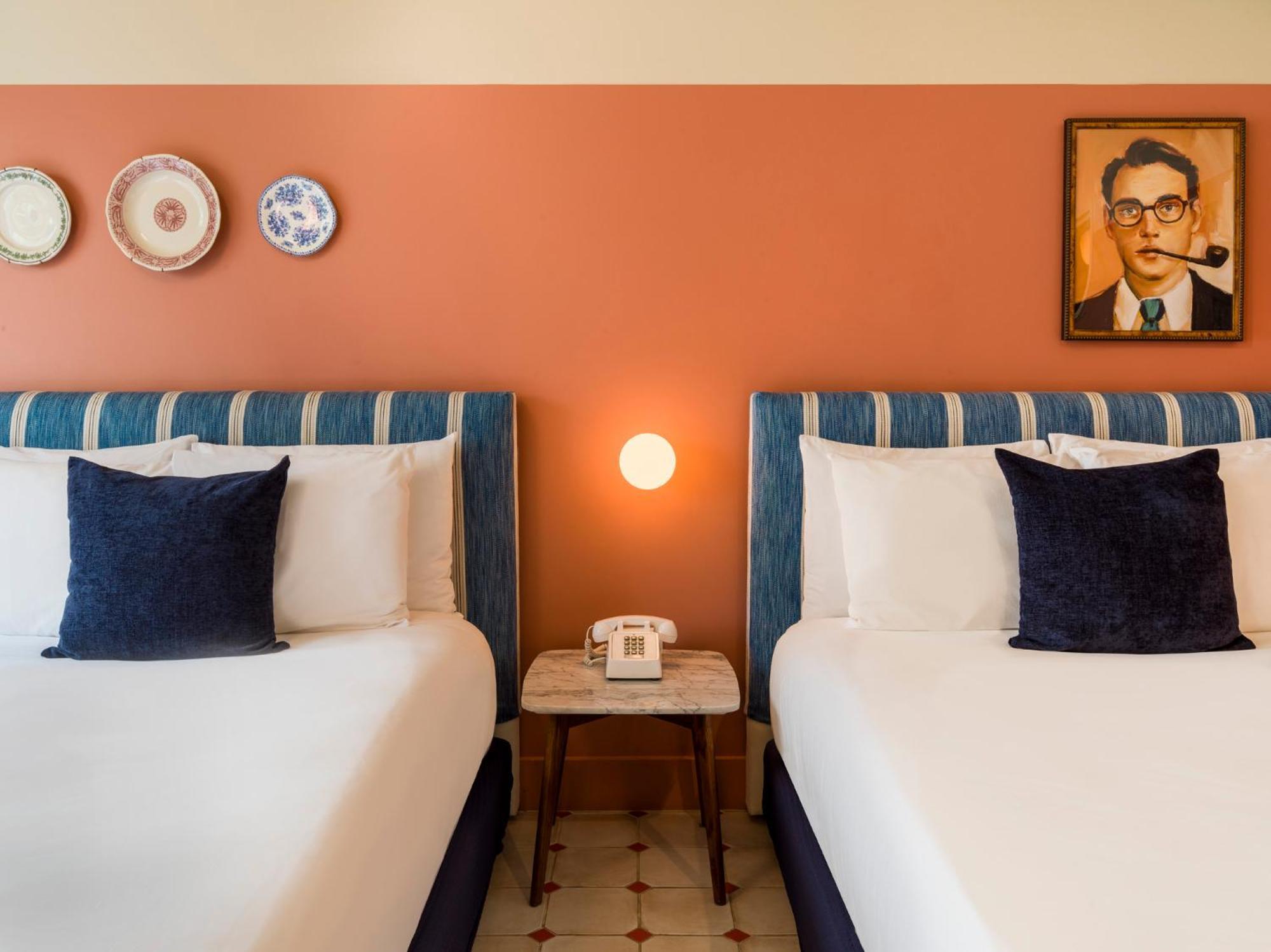 Deluxe Double Room,1758639218:JPEG