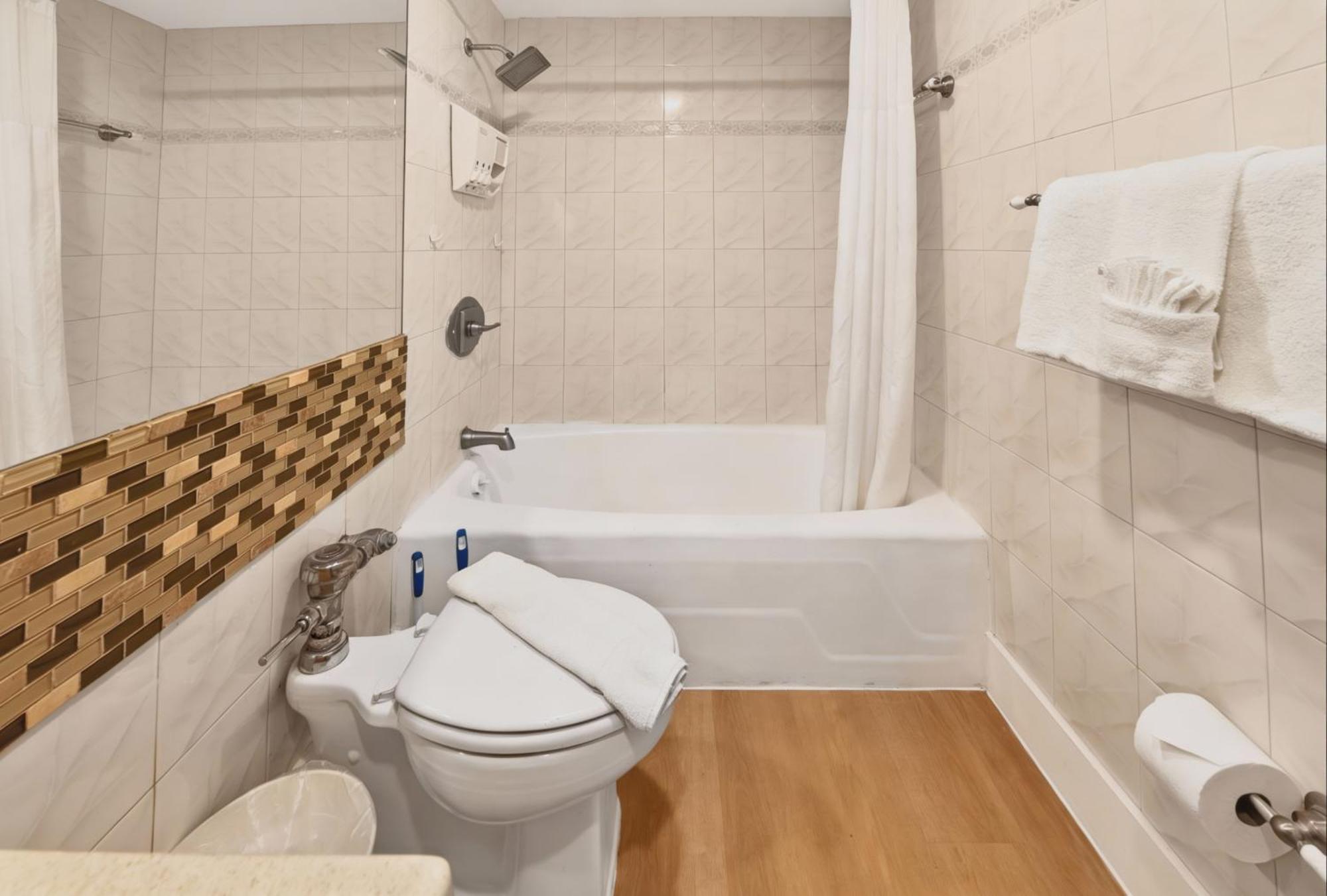 Partial Ocean View Studio · 2 Queen Beds