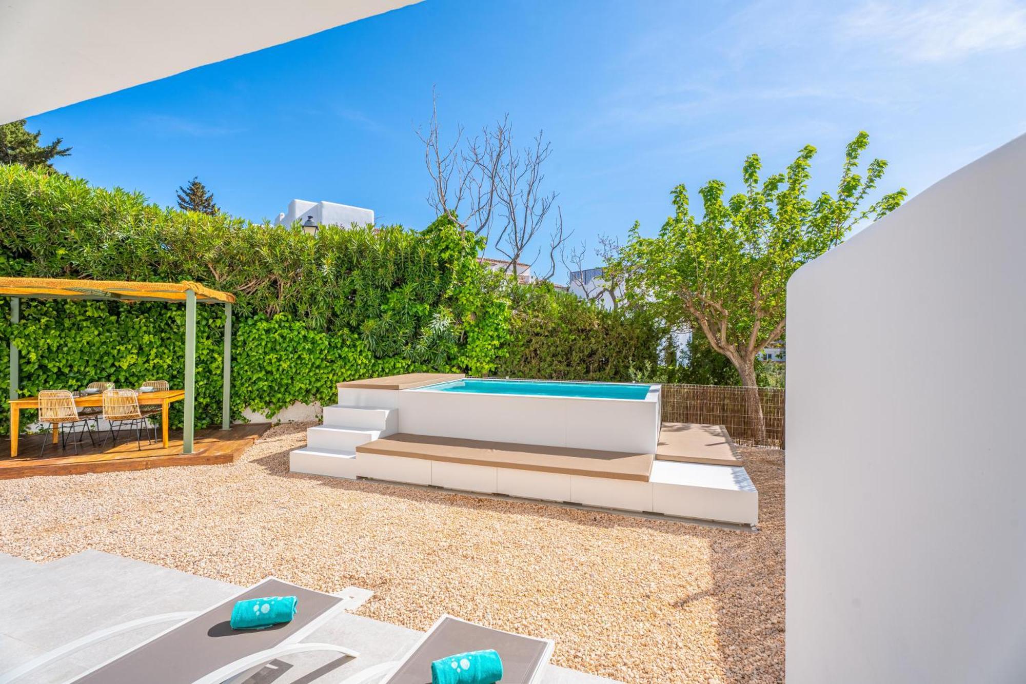 Two Bedroom Apartment Private Pool