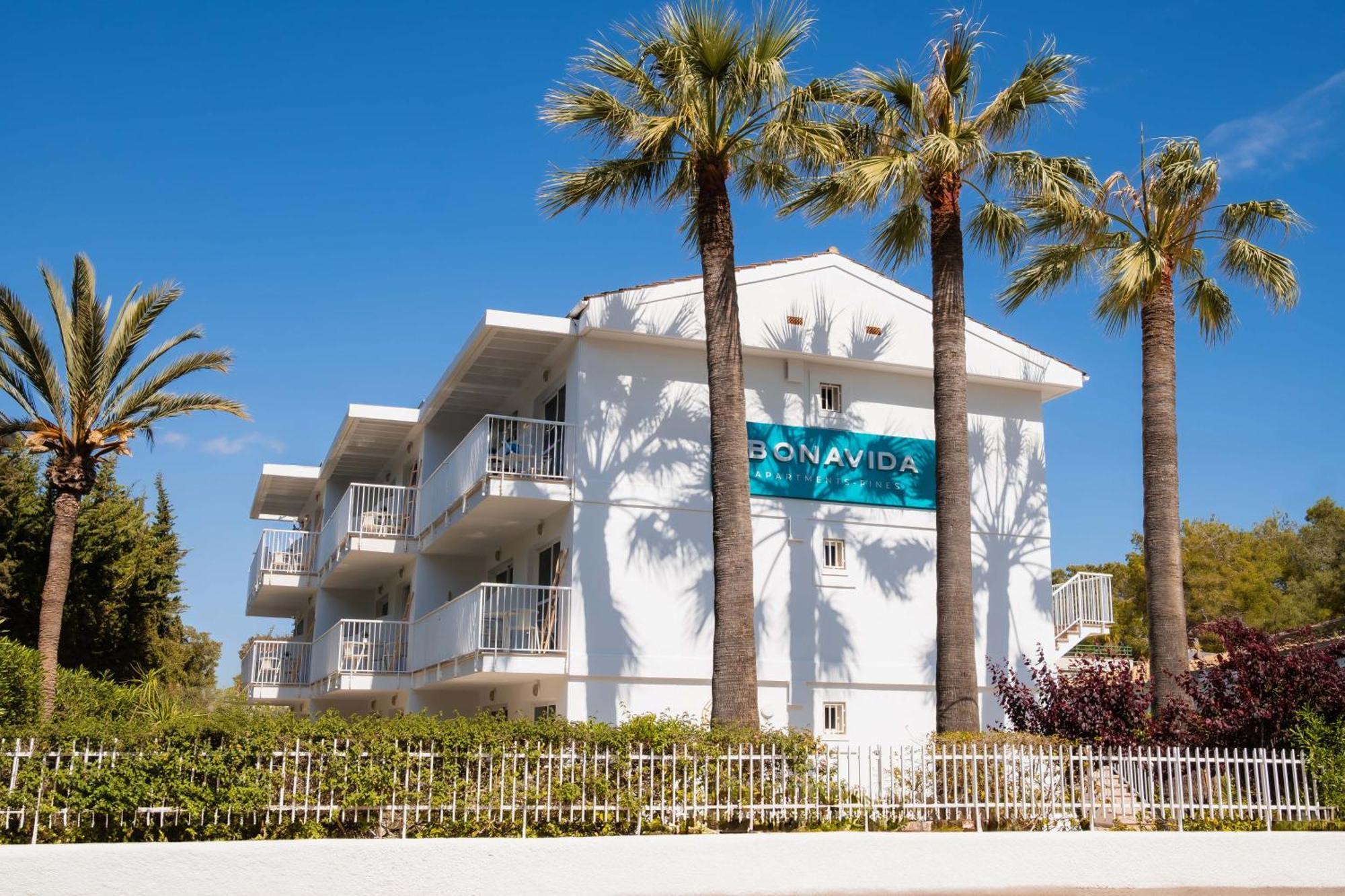 One-Bedroom Apartment Terrace Bonavida Pines