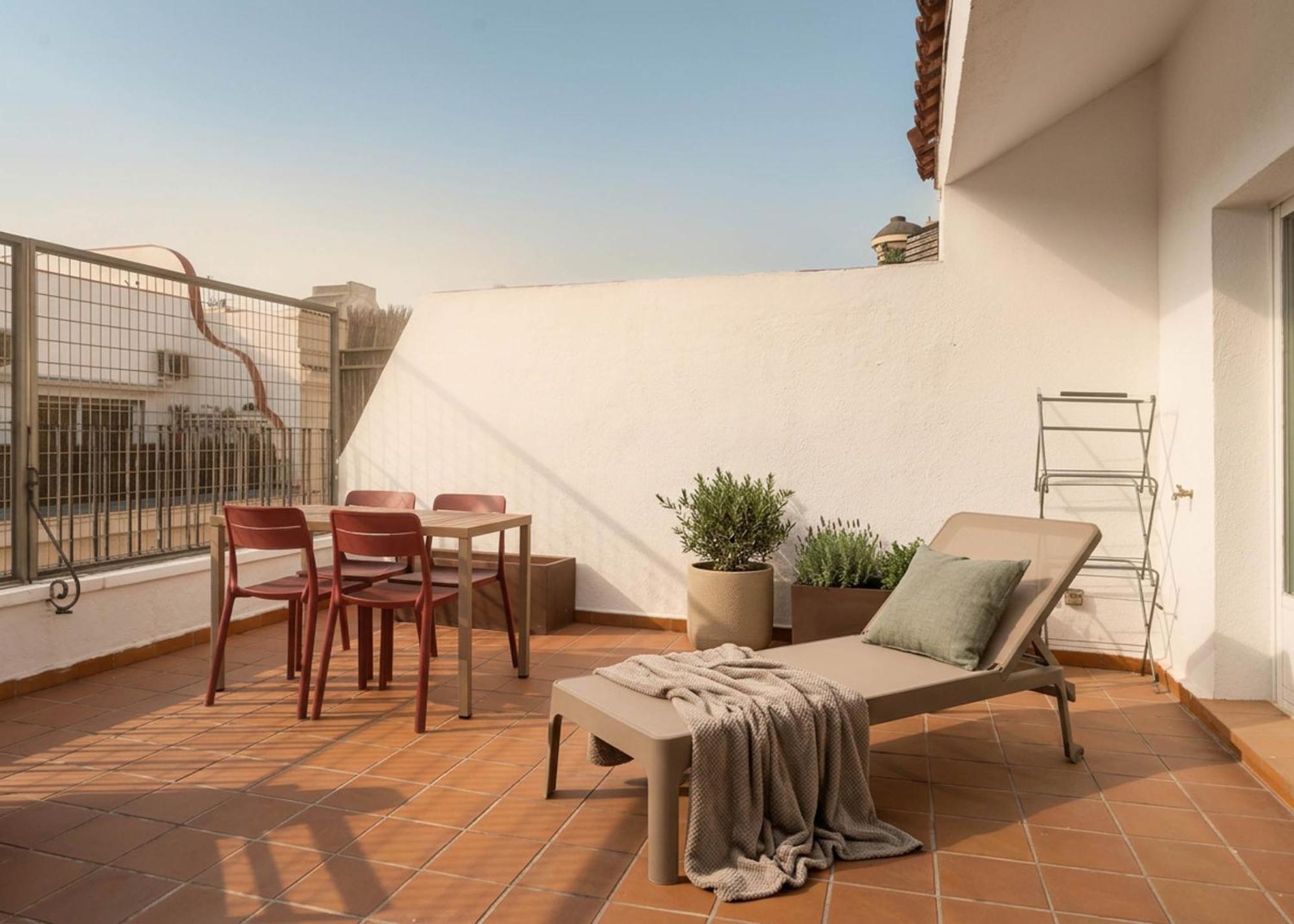 One-Bedroom Apartment Rooftop Terrace