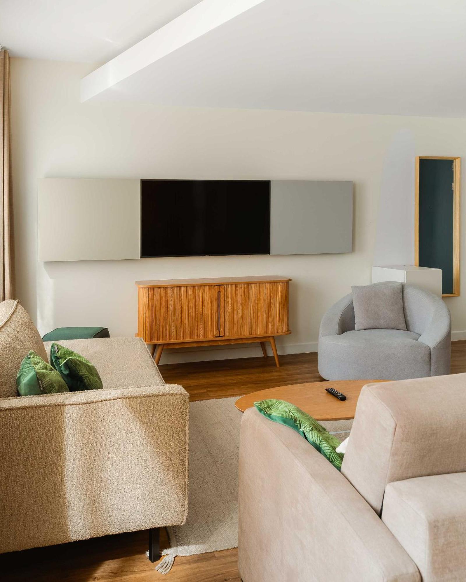 One-Bedroom Comfort Suite