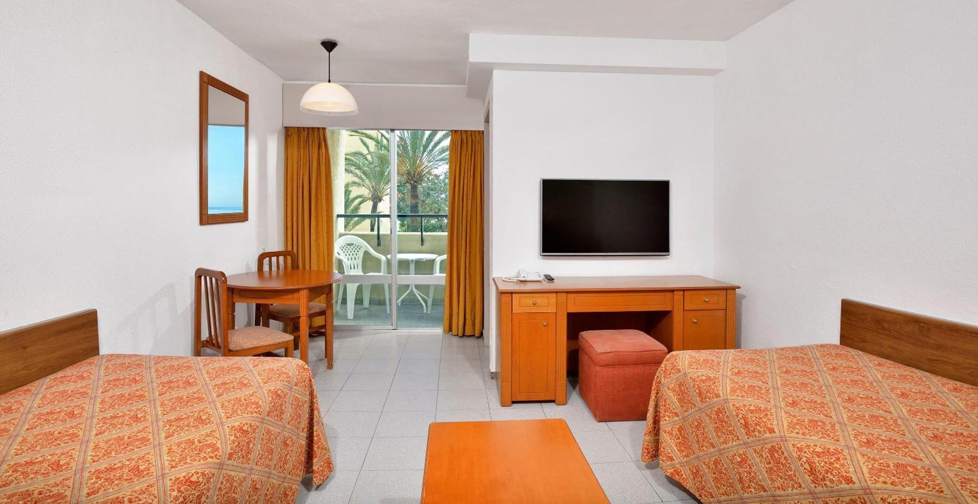 Economy Room