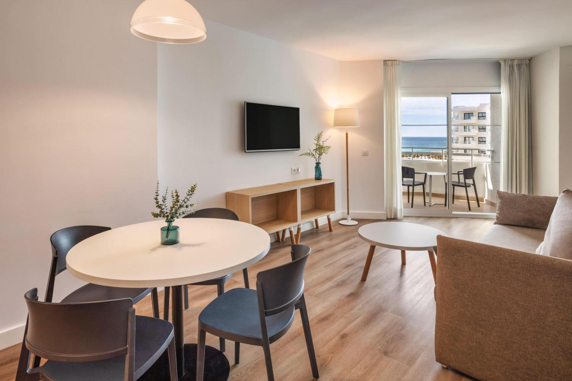 2 Bedrooms Superior Apartment Sea View
