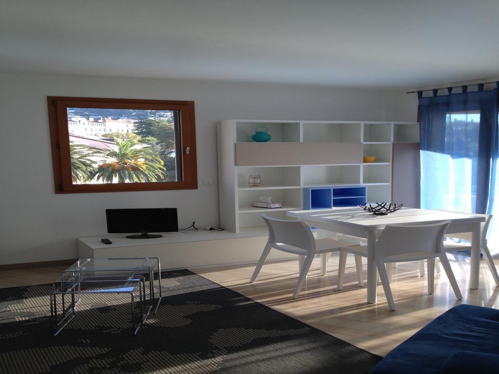 One-Bedroom Apartment,216238079:JPEG