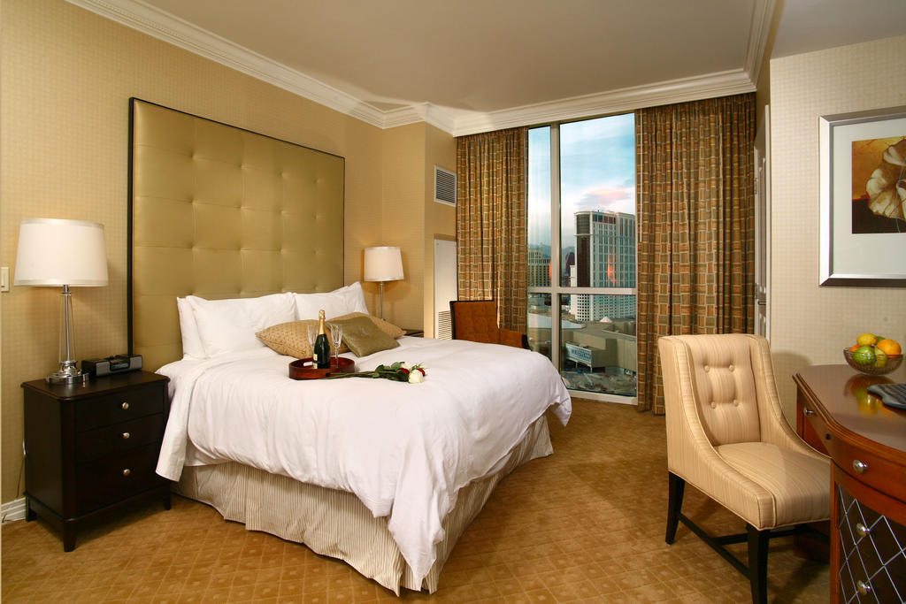 One-Bedroom Suite - Run of House