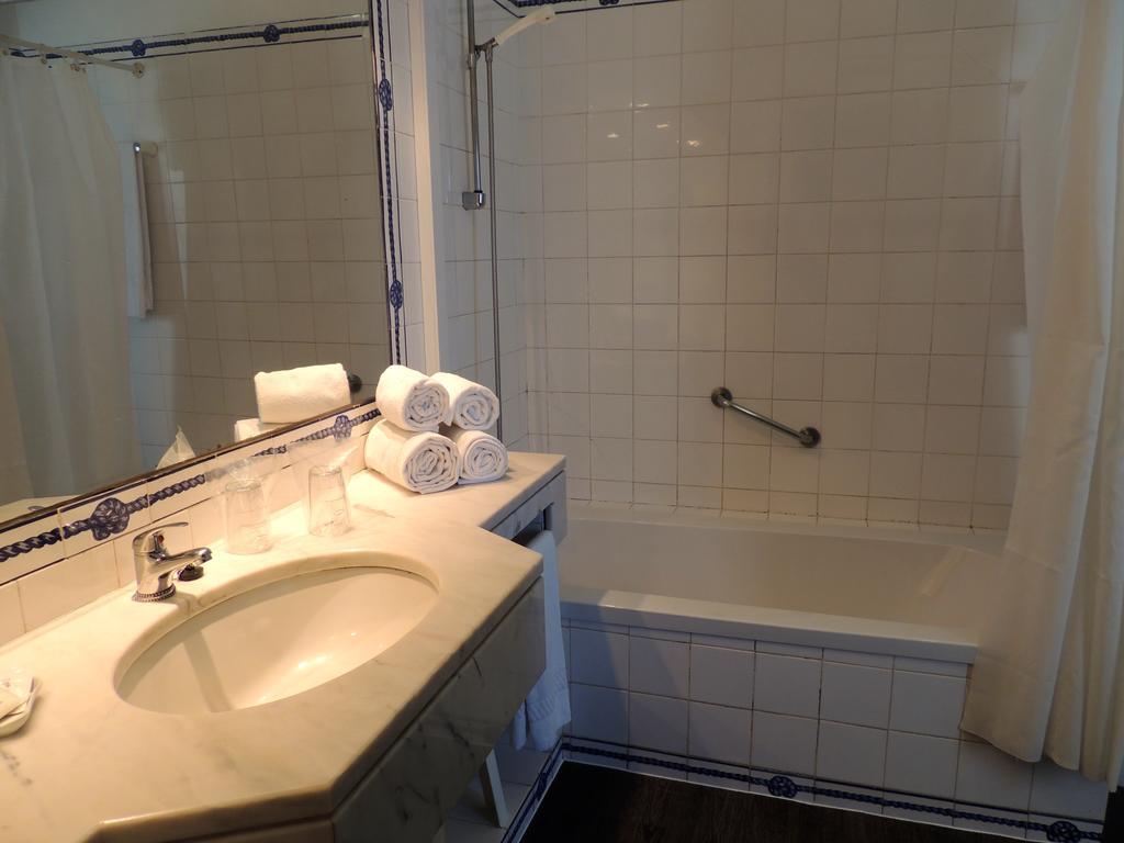 One-Bedroom Apartment with Frontal Sea View,264201849:JPEG