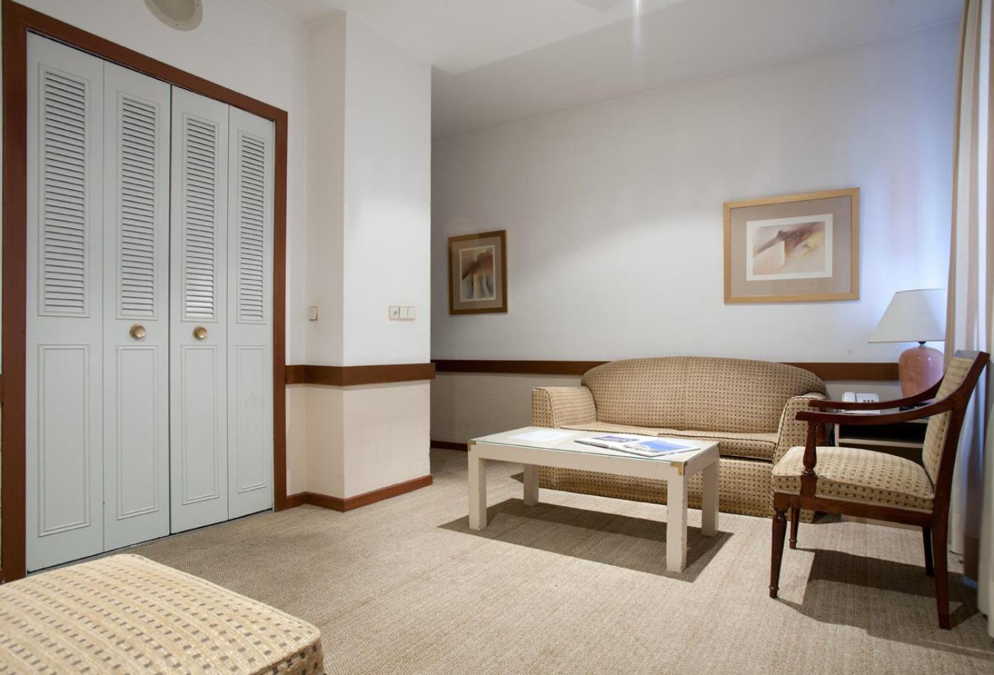 Studio (2 Adults)