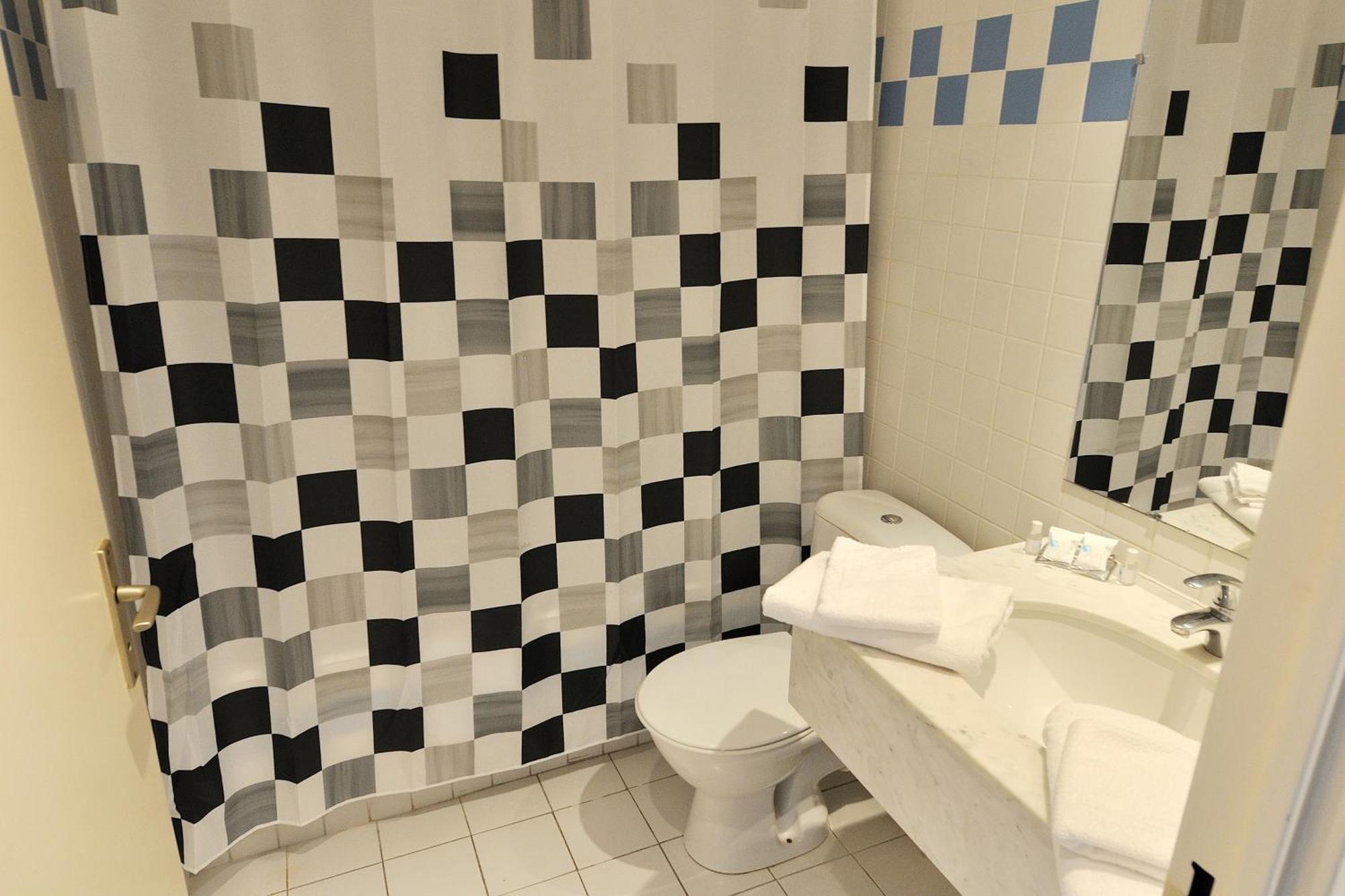 Economy Studio (3 Adults)