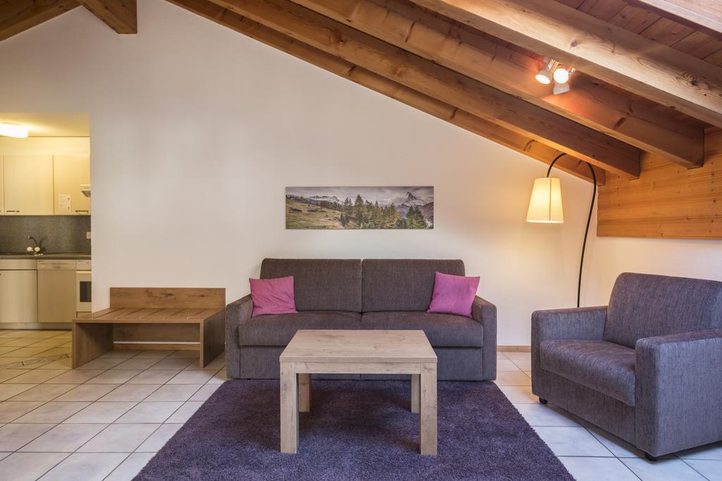 One-Bedroom Apartment with Balcony,342356086:JPEG