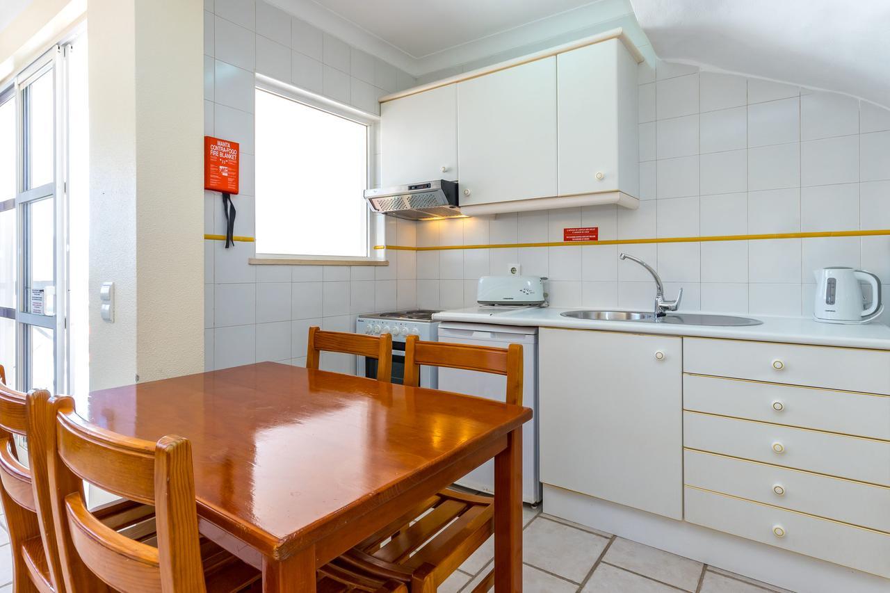 One-Bedroom Apartment,889569796:JPEG