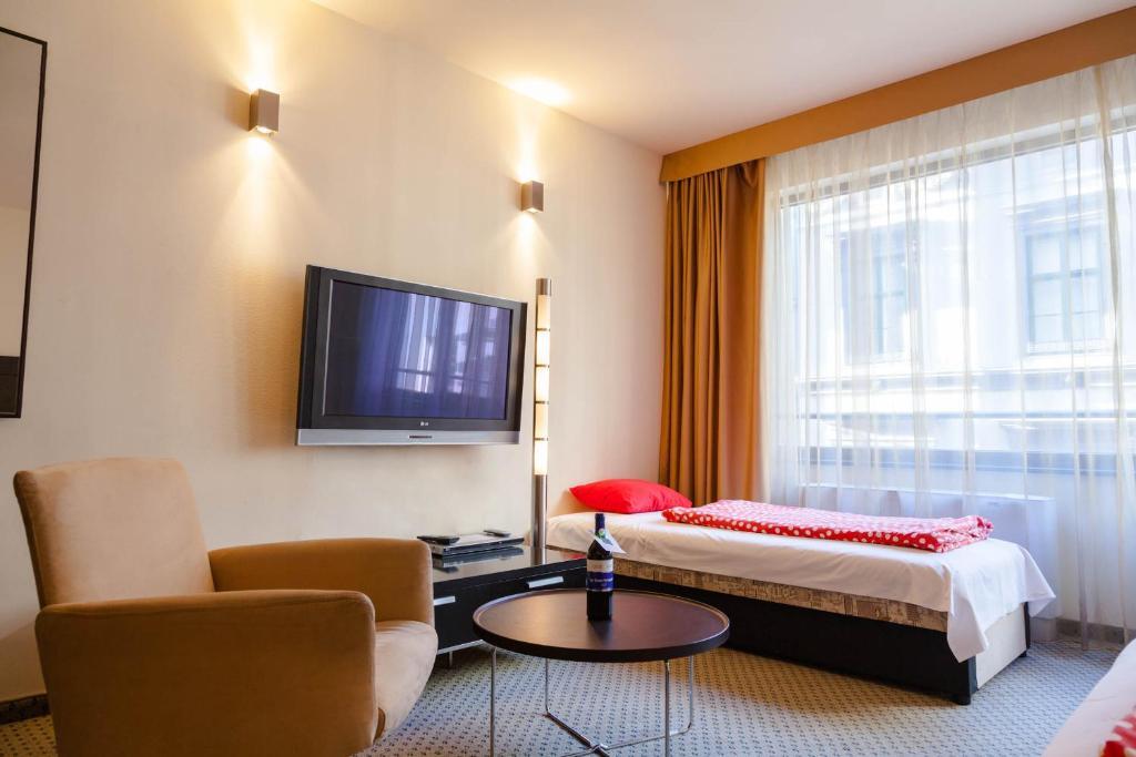 Studio with Spa Access (3 Adults)