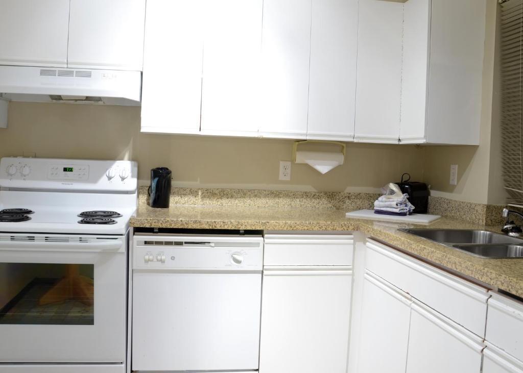 Deluxe Two-Bedroom Suite