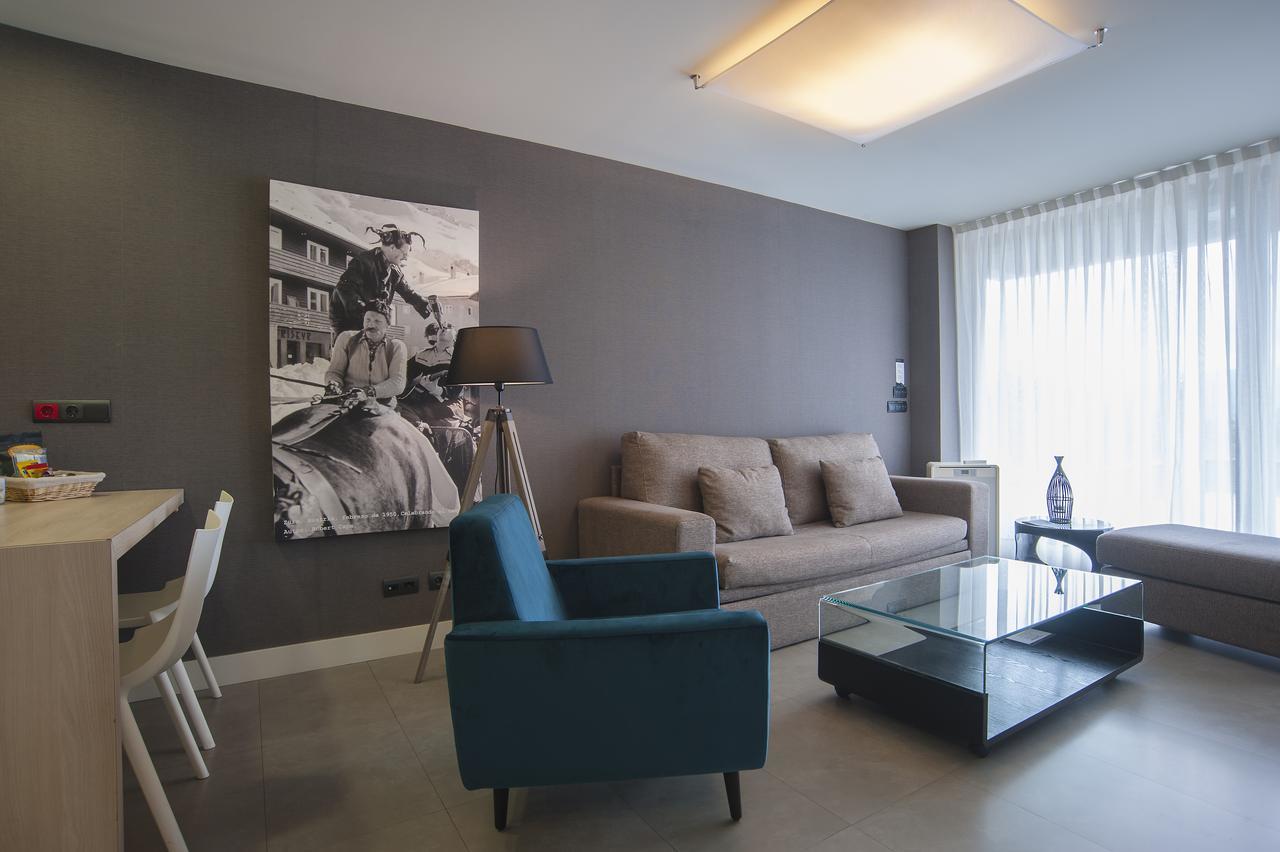 One-Bedroom Apartment with Terrace