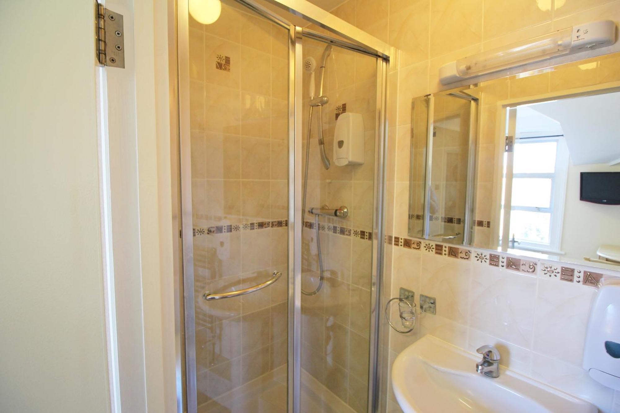 Double Room Private Bathroom,678712707:JPEG