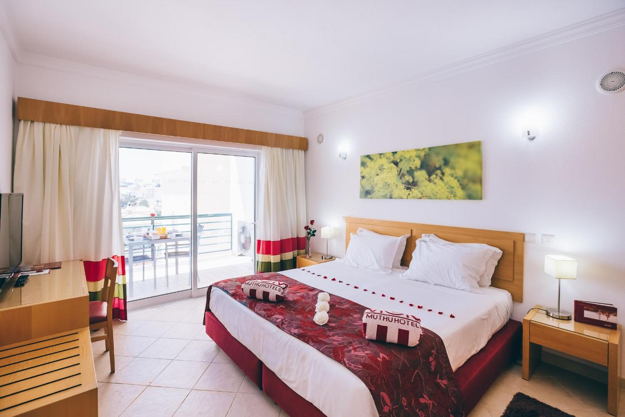 Deluxe Room,1558261648:JPEG