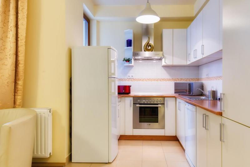 Studio Deluxe (3 Adults)