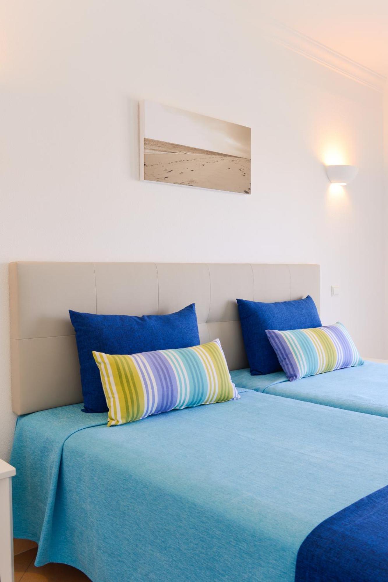 One-Bedroom Apartment with Pool View,1227045926:JPEG