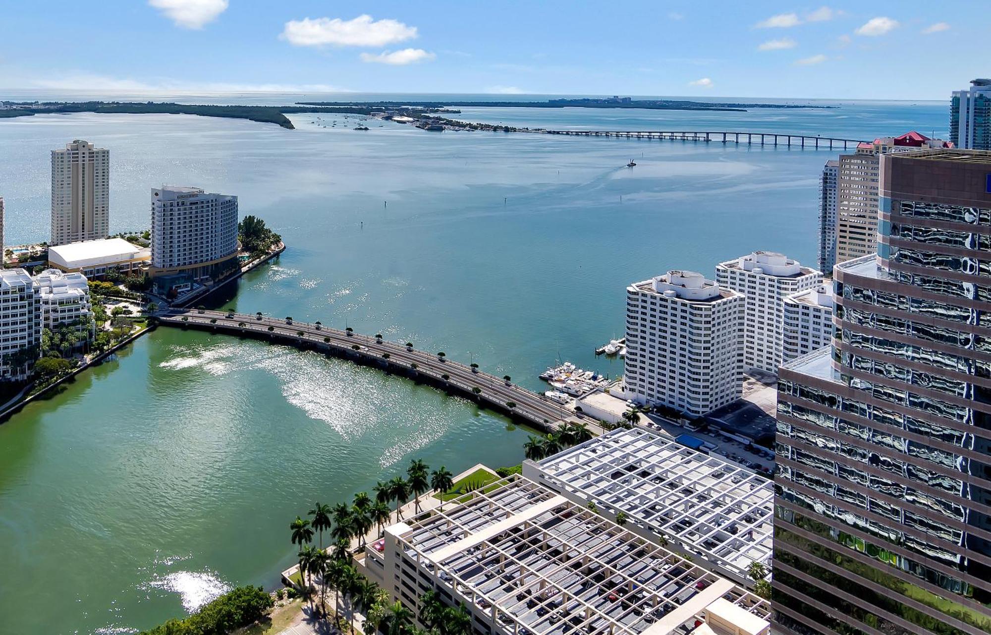 Deluxe Two-Bedroom Apartment with Ocean View