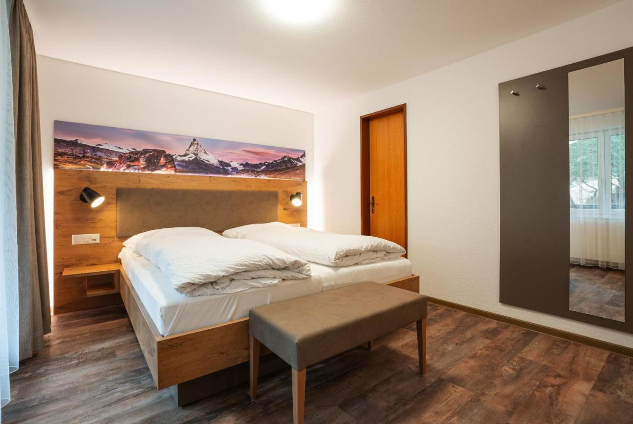 Three-Bedroom Apartment Mountain View
