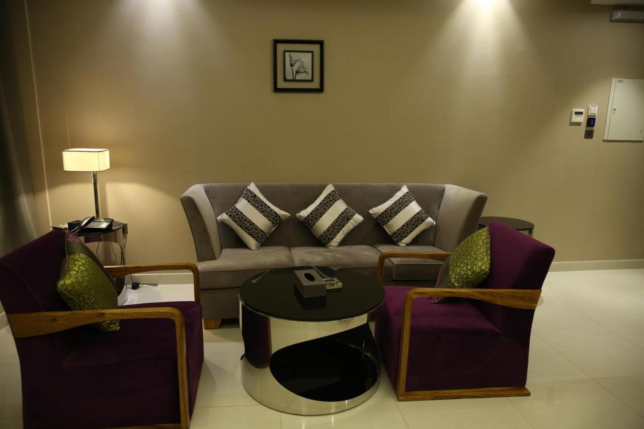 One-Bedroom Apartment,759414527:JPEG