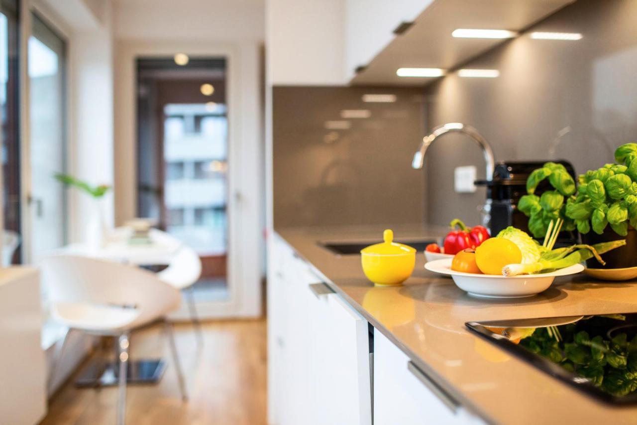 Business Double Studio (180 cm bed),765269992:JPEG