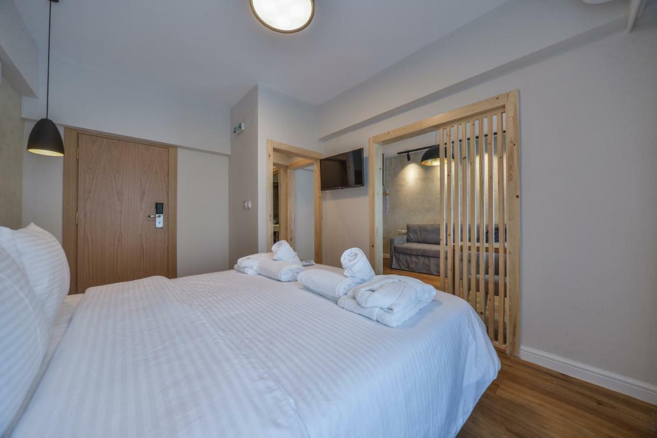 Triple Room,786059061:JPEG