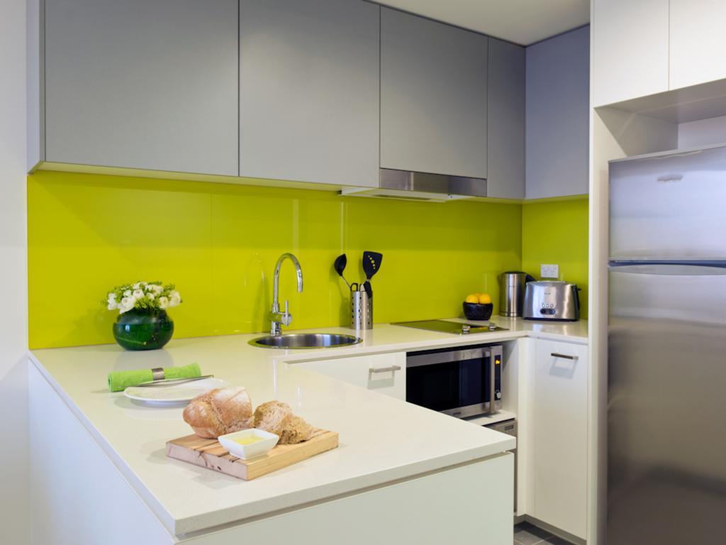 Deluxe One-Bedroom Apartment
