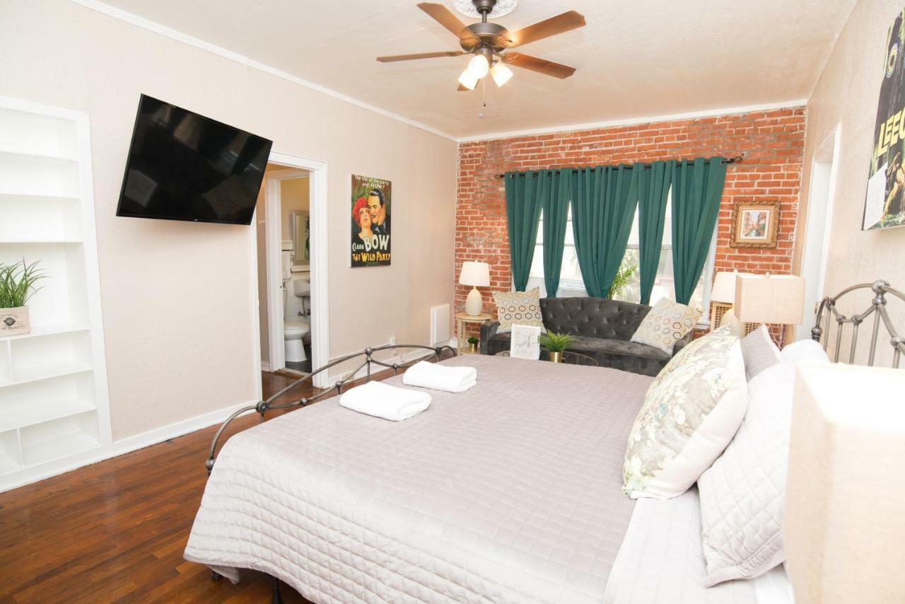Deluxe Suite with King Bed and Sofa Bed
