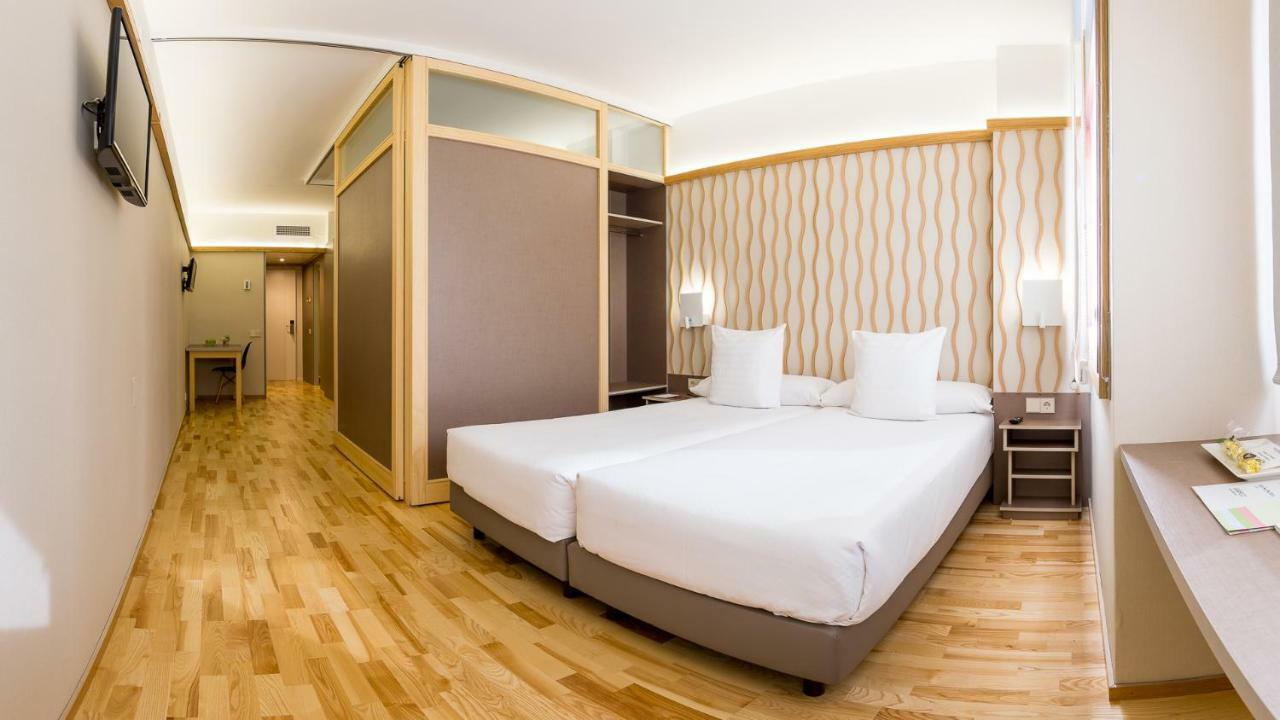 Suite with Kitchenette