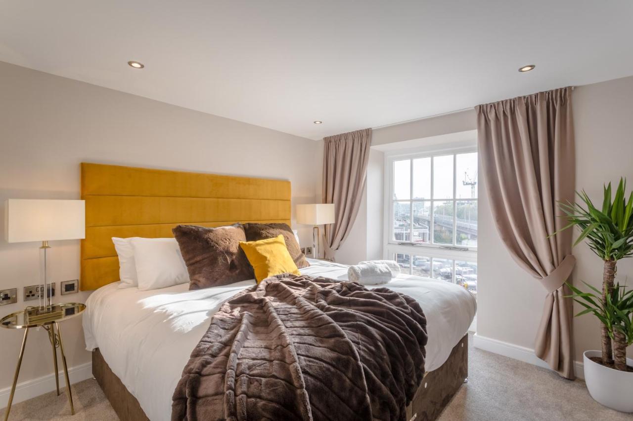 Raschel,973362301:JPEG