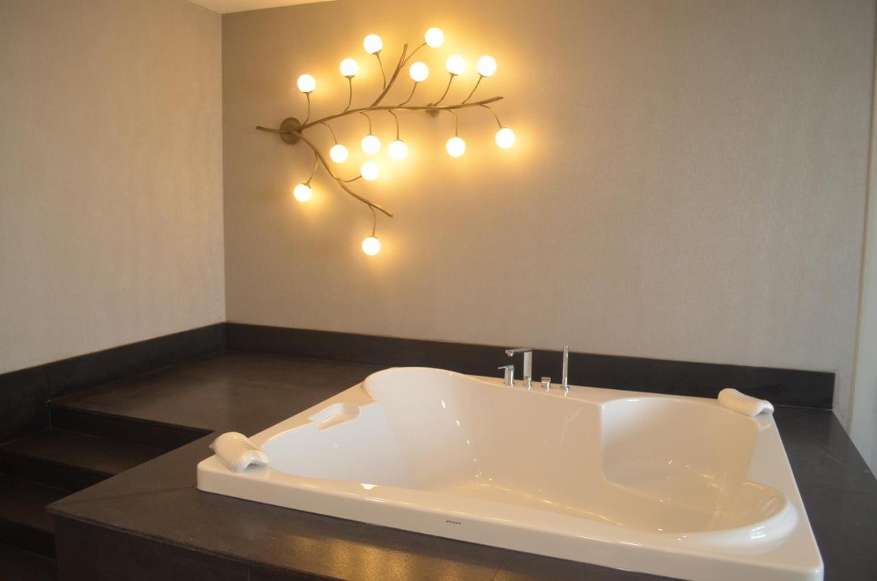 Superior King Suite