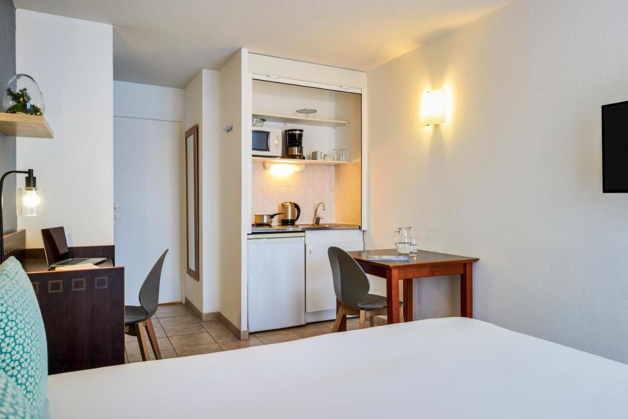 Standard Studio with Shower (2 Adults)