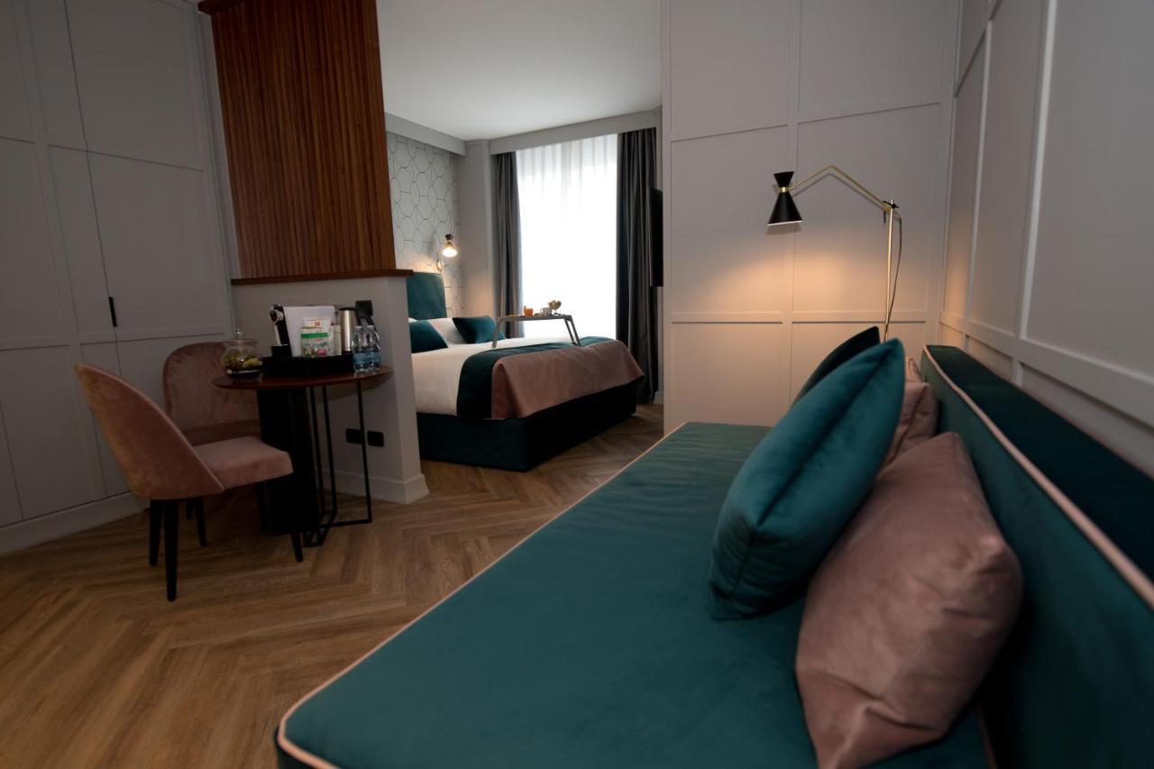 Deluxe Double Room,990778261:JPEG