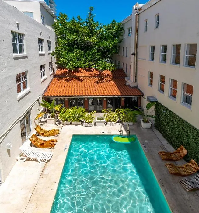 Cento Collins Stays By Mercury South Beach-1