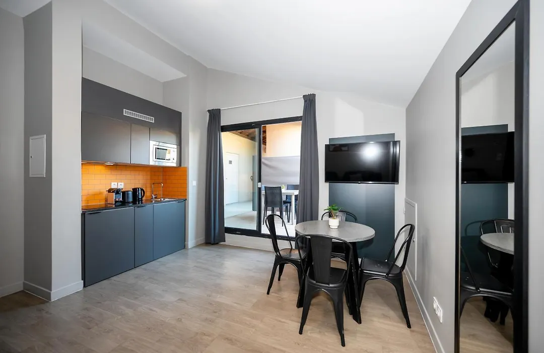 Staycity Aparthotels Marseille Centre Vieux Port-1