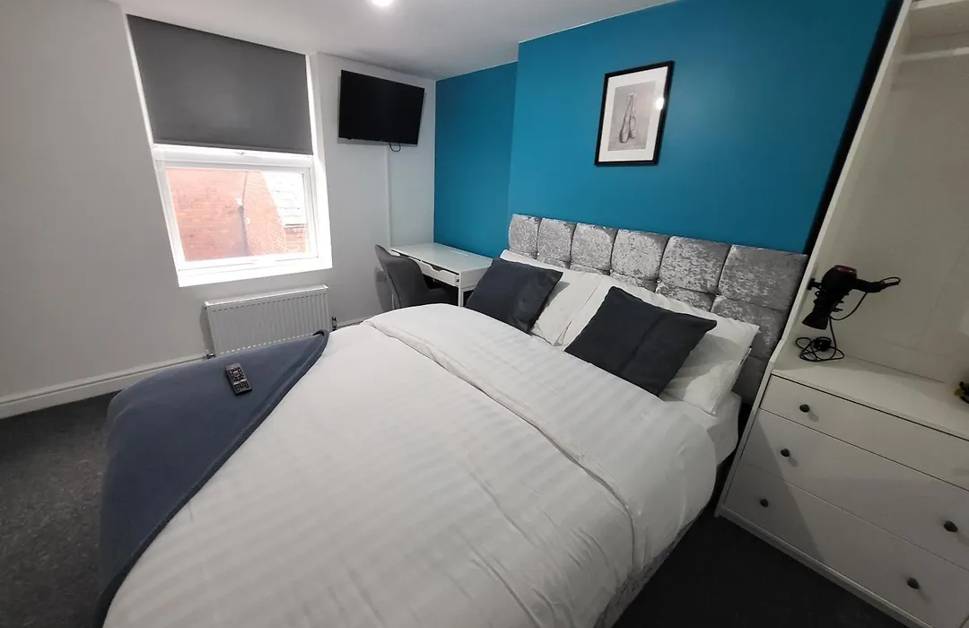 Affordable Comfort On Alfreton Road - Ideal For Savvy Travelers-1