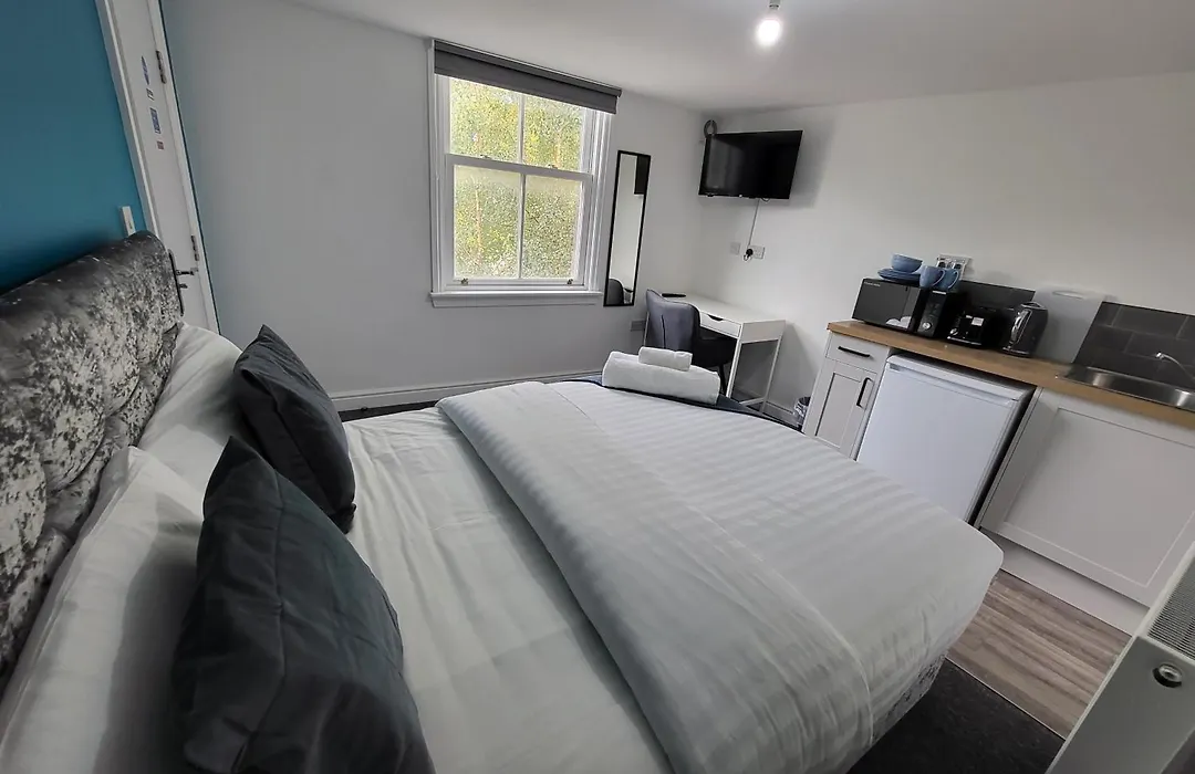 Nottingham Forest Rd, Short Stays-1