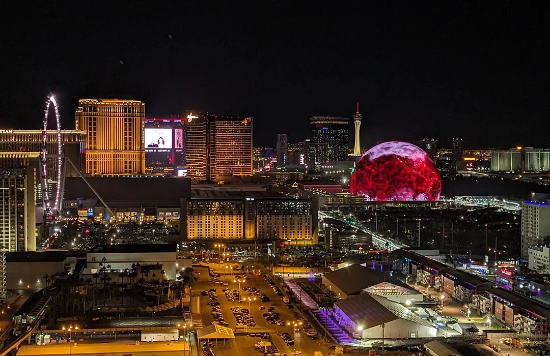Penthouse Suite With Strip View At The Signature At Mgm Grand-1