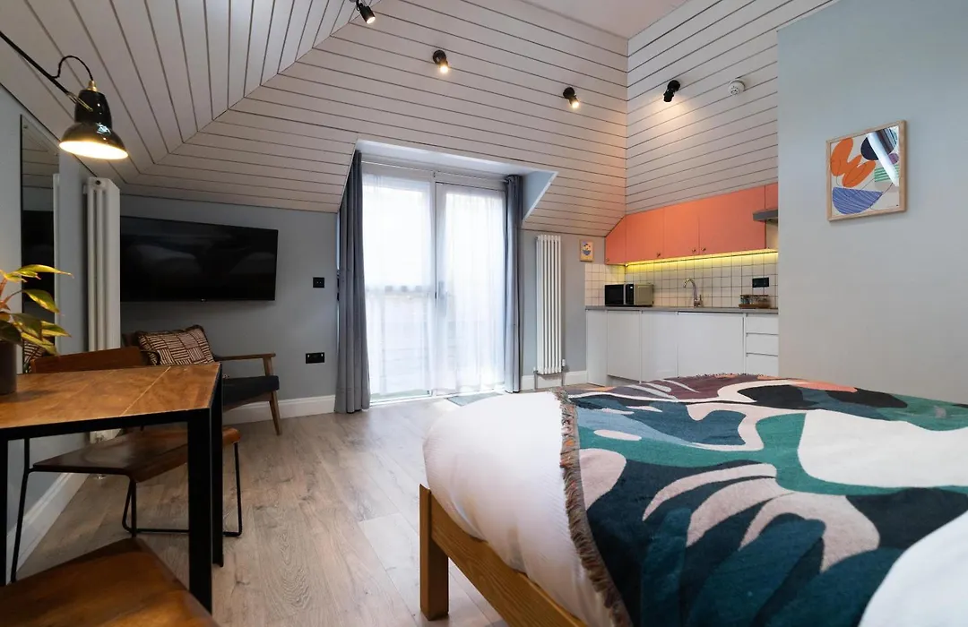 Room2 London Hammersmith Townhouse-1