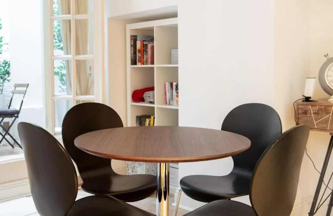 Spacious 1 Bed Sloane Square-1