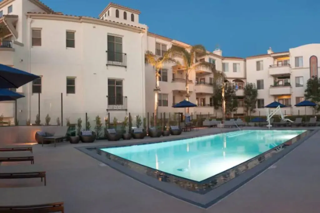 1 Bedroom Xl Condo With King Bed, Garden View, Parking Included-1
