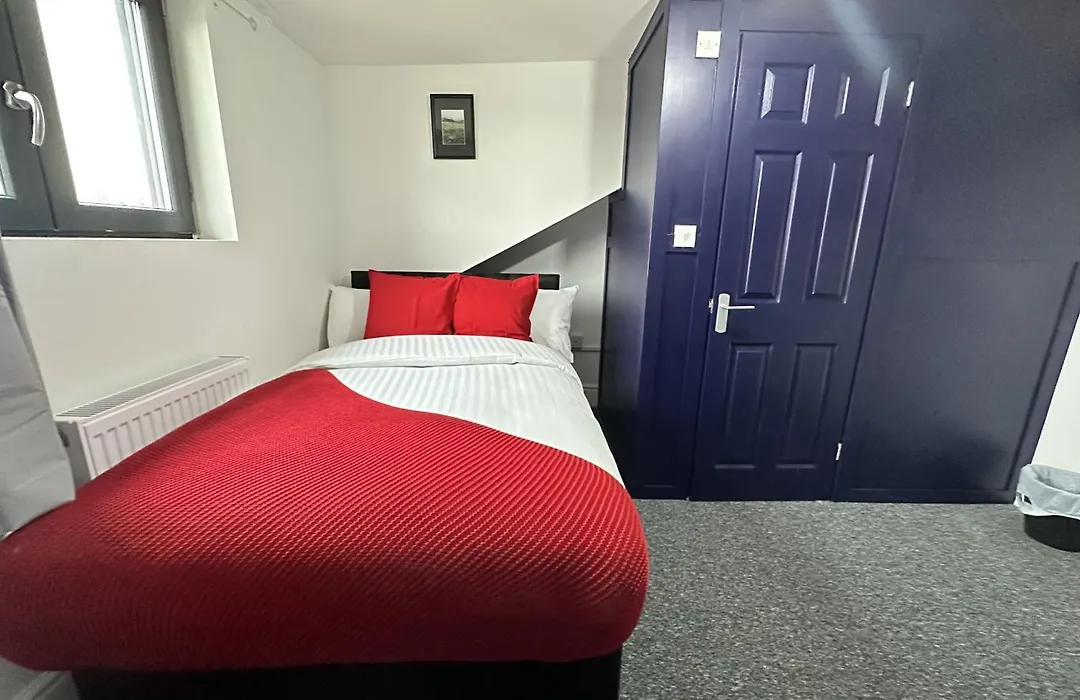 Premier Nottingham Studios - Gawthorne-1