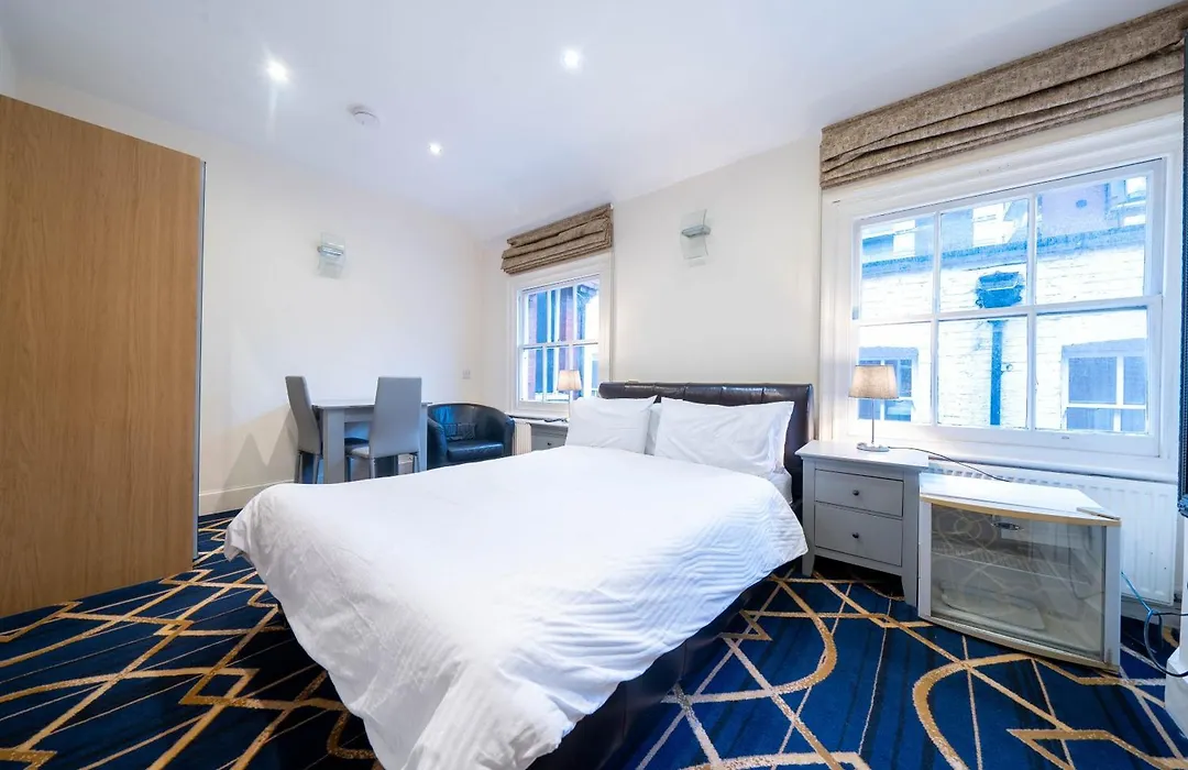 Hyde Park Rooms & Apartments-1