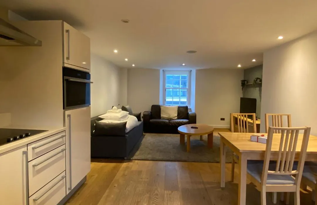 Cs Exclusive Apartments Of Princess Street West End-1