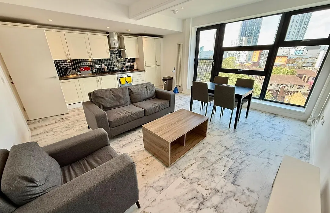 Deluxe Entire Apartment With 2X Bedrooms, 2X Bathrooms And A Big Living Room In The Olympic Park And Westfield At Stratford-1