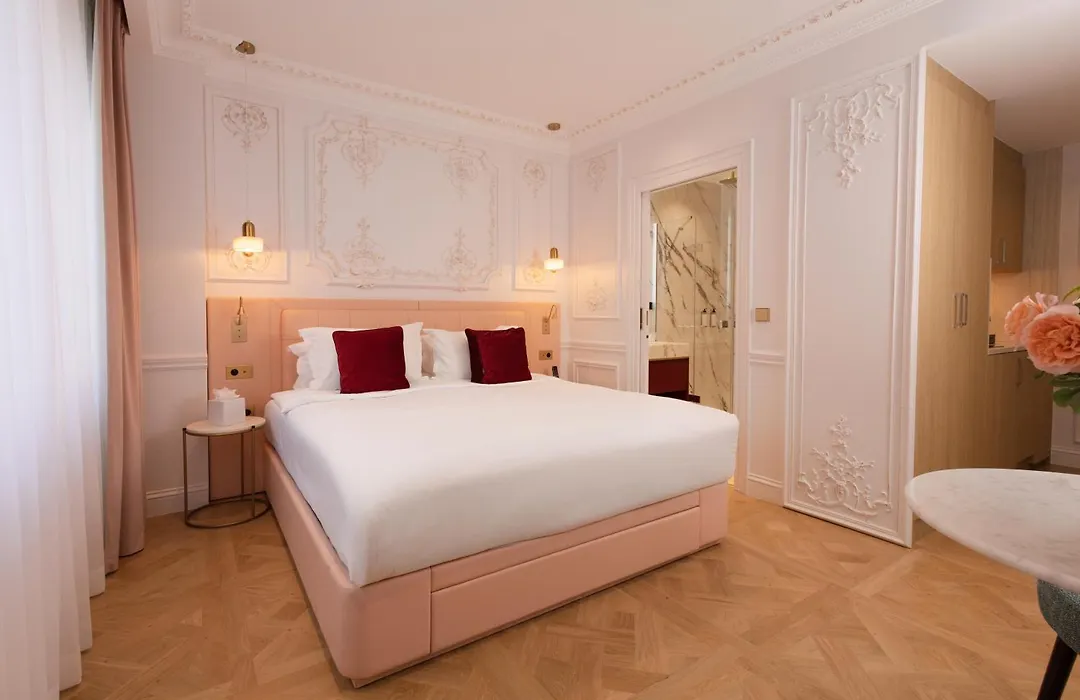 Mode Paris Aparthotel-1