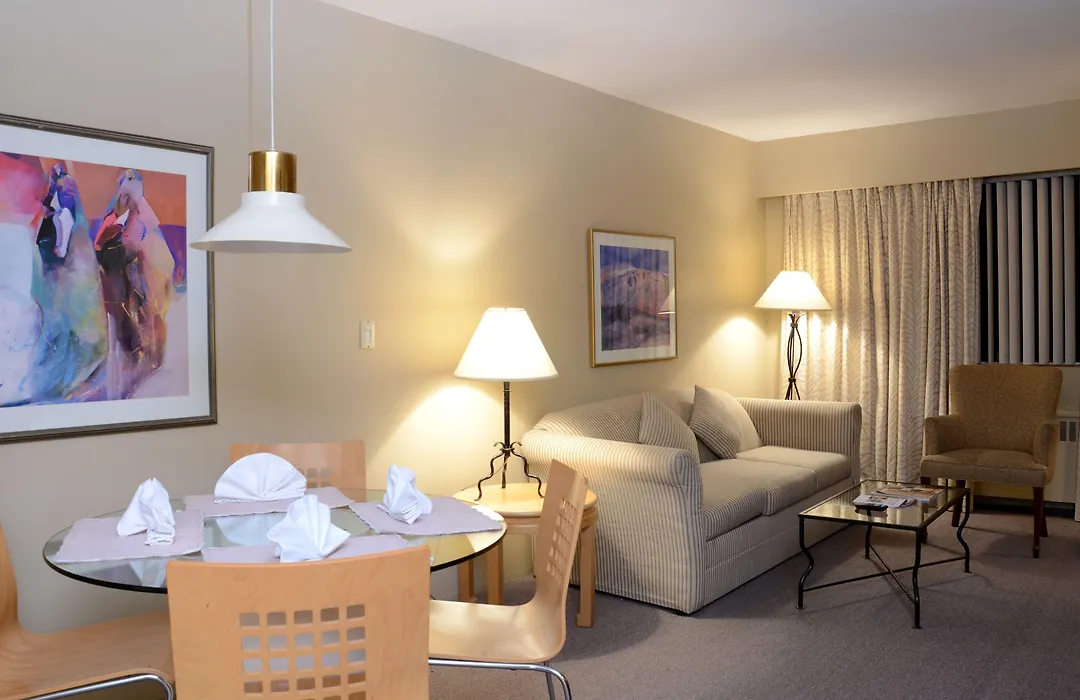 Rosellen Suites At Stanley Park-1